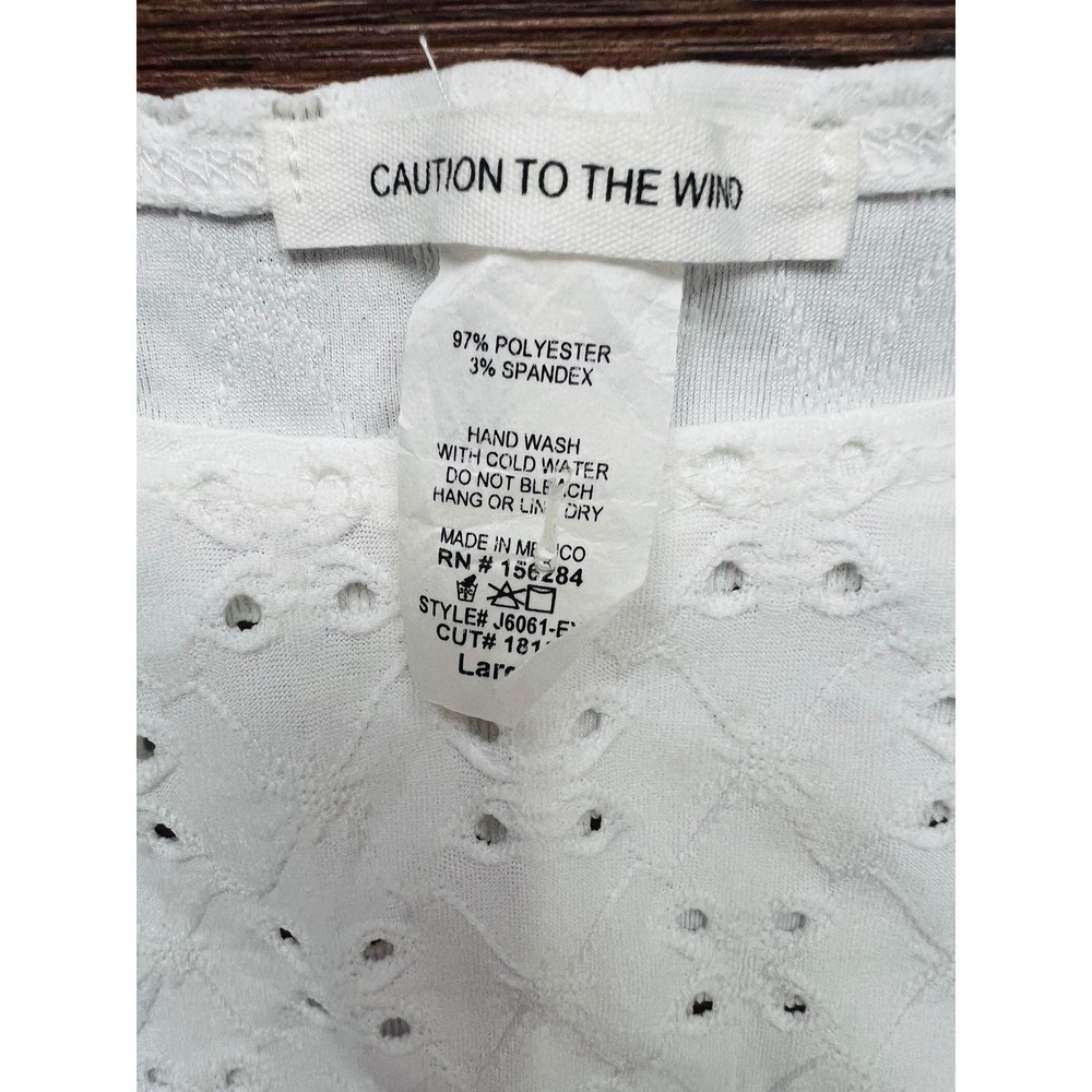 Caution To The Wind White Eyelet Crop Top Dolman Sleeve Floral Cutout Large - Picture 2 of 5